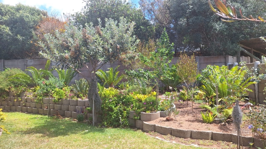 4 Bedroom Property for Sale in Stilbaai Wes Western Cape